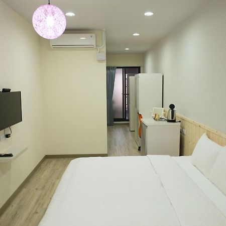 Didi House無人化自助入住#附車位有限須預約 Apartment Tainan Luaran gambar