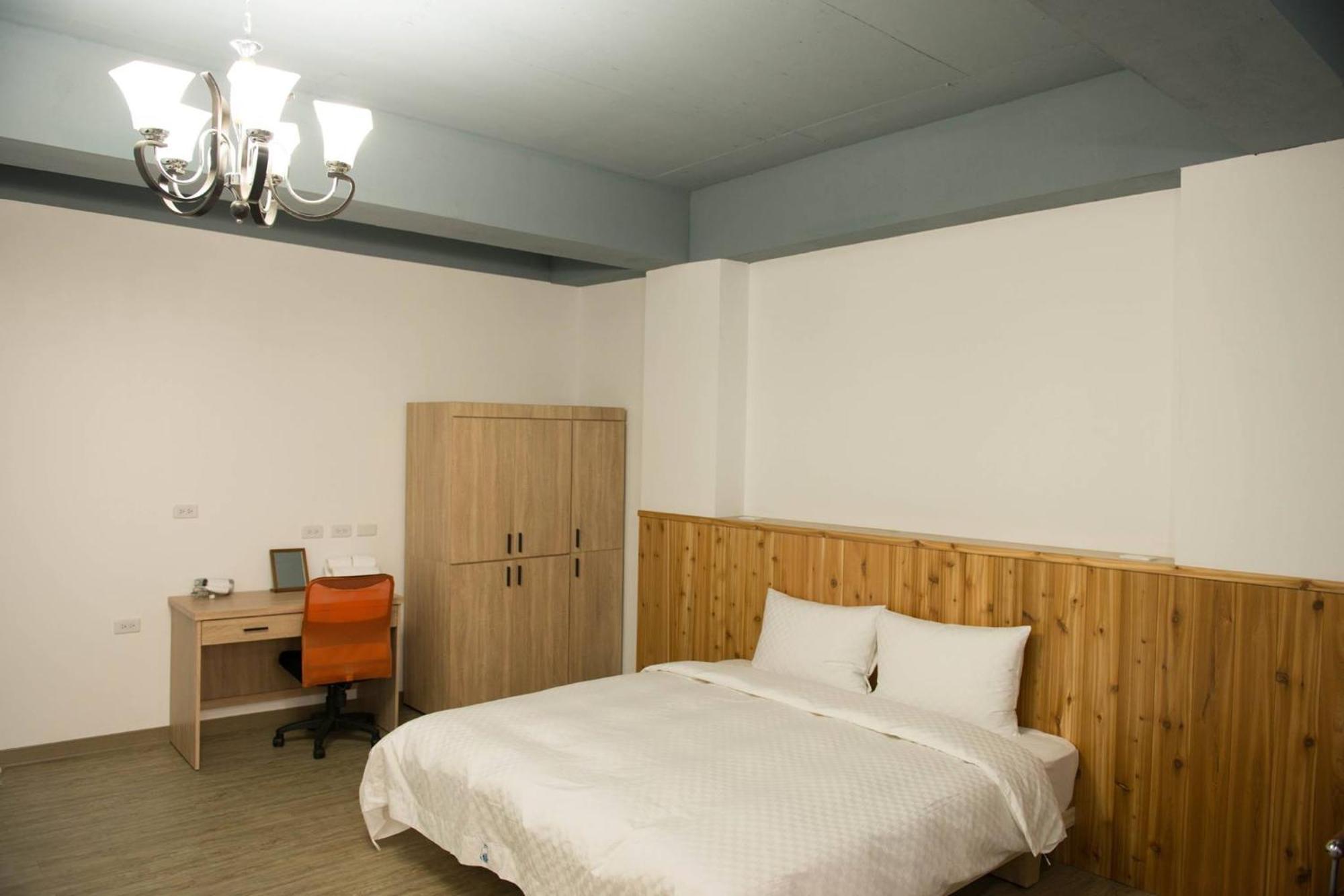 Didi House無人化自助入住#附車位有限須預約 Apartment Tainan Luaran gambar