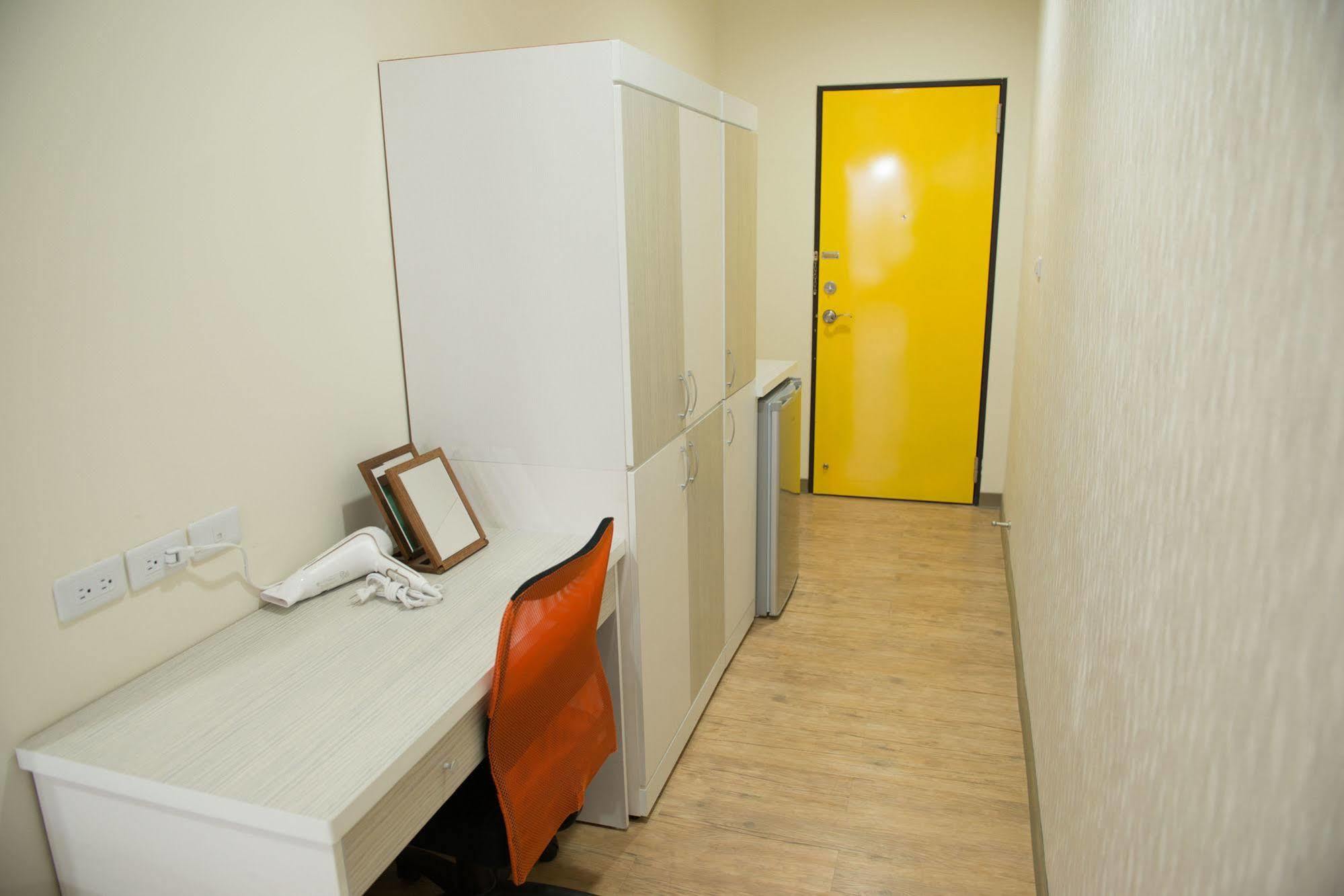 Didi House無人化自助入住#附車位有限須預約 Apartment Tainan Luaran gambar