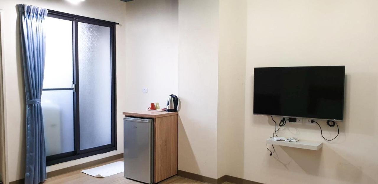 Didi House無人化自助入住#附車位有限須預約 Apartment Tainan Luaran gambar